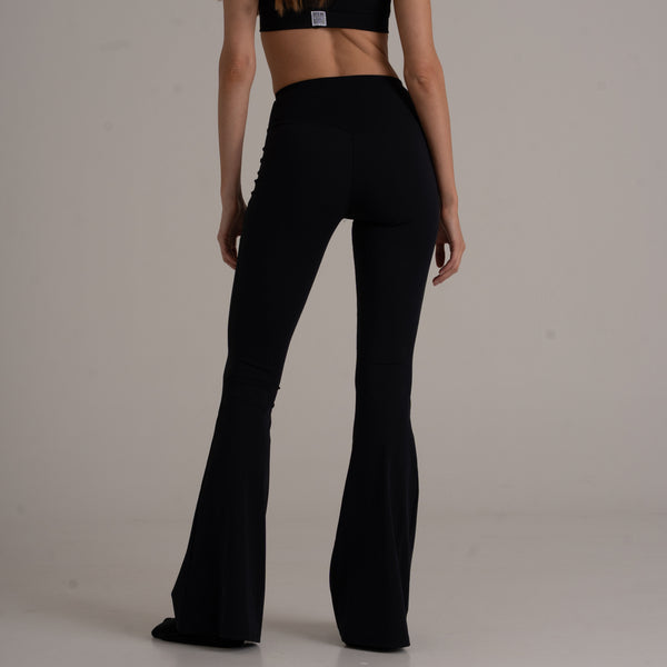 Flared Leggings + Sports Bra - Sport Set - Schwarz